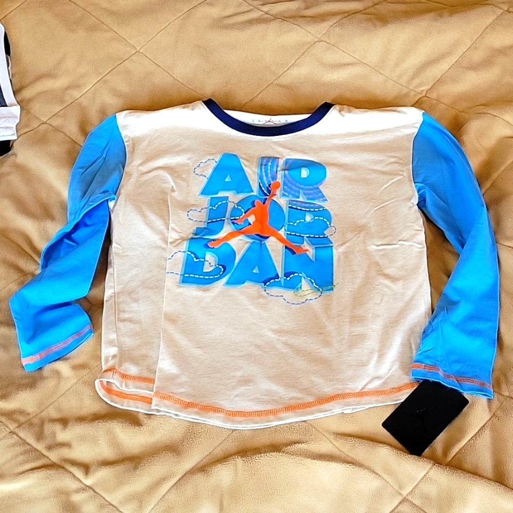 Air Jordan boy's shirt,new, sz 12/13